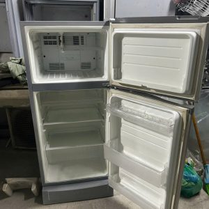 Tủ lạnh cũ hãng Sharp dung tích 165 lít